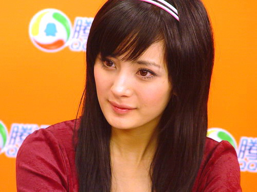 宫锁心玉大结局再度引爆杨幂整容前照片好丑(