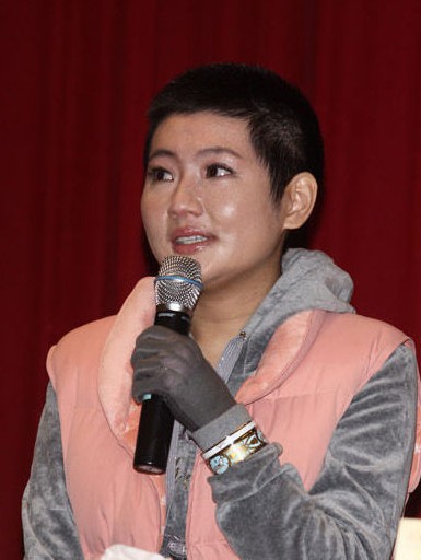 selina最近情况怎么样了 - 狸窝转换器下载网