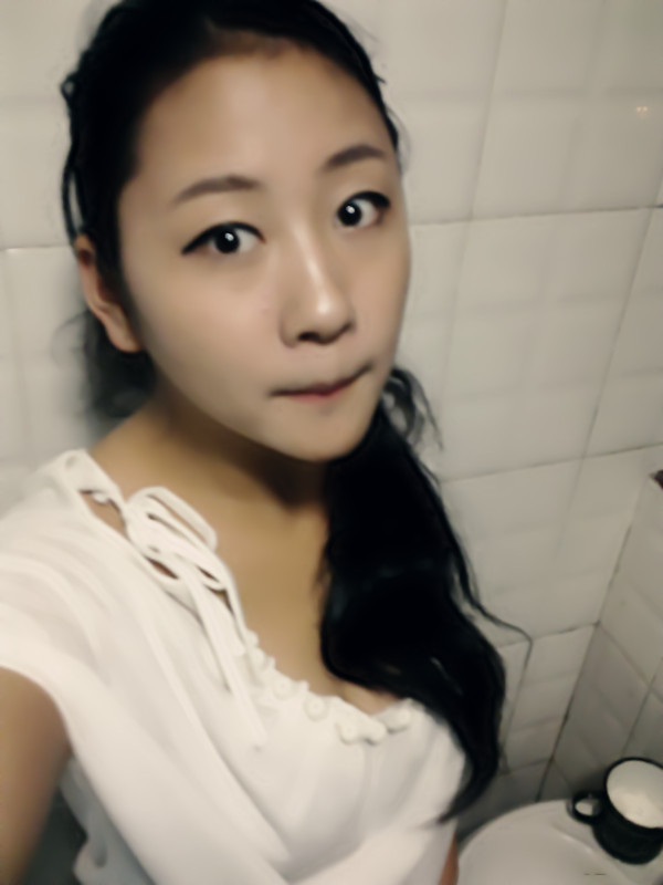 提到驾驶安全,人们可能更多的关注酒驾、超速等容易引发交通事故的严重交通违法,却往往忽略了身边最基本的安全带。事实上,在发生交通事故时,由于惯性,司乘人员将面临与车内挡风玻璃、仪表盘、前座等物体的二次碰撞,而二次碰撞的伤害往往比事故本身大得多,对人们安全起最重要保障作用的正是市民最常见,也是最容易被忽视的安全带。 深圳市交警局勤务科副科长刘忠强表示,深圳交警将首次开展专门针对不系安全带的专项整治行动,并重点对高速公路、城市快速路和主干道行驶车辆及各类重点车辆加强检查。在高速公路行驶的所有车辆,所有驾乘人员